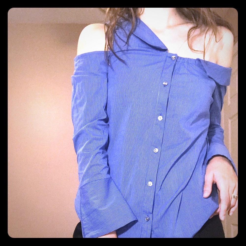 Cold shoulder blouse 🌷
